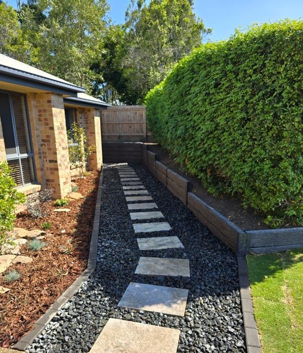 Lush garden pathway built by Tehillah Landscapes